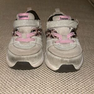 Used toddler Saucony sneakers size 6.5 W